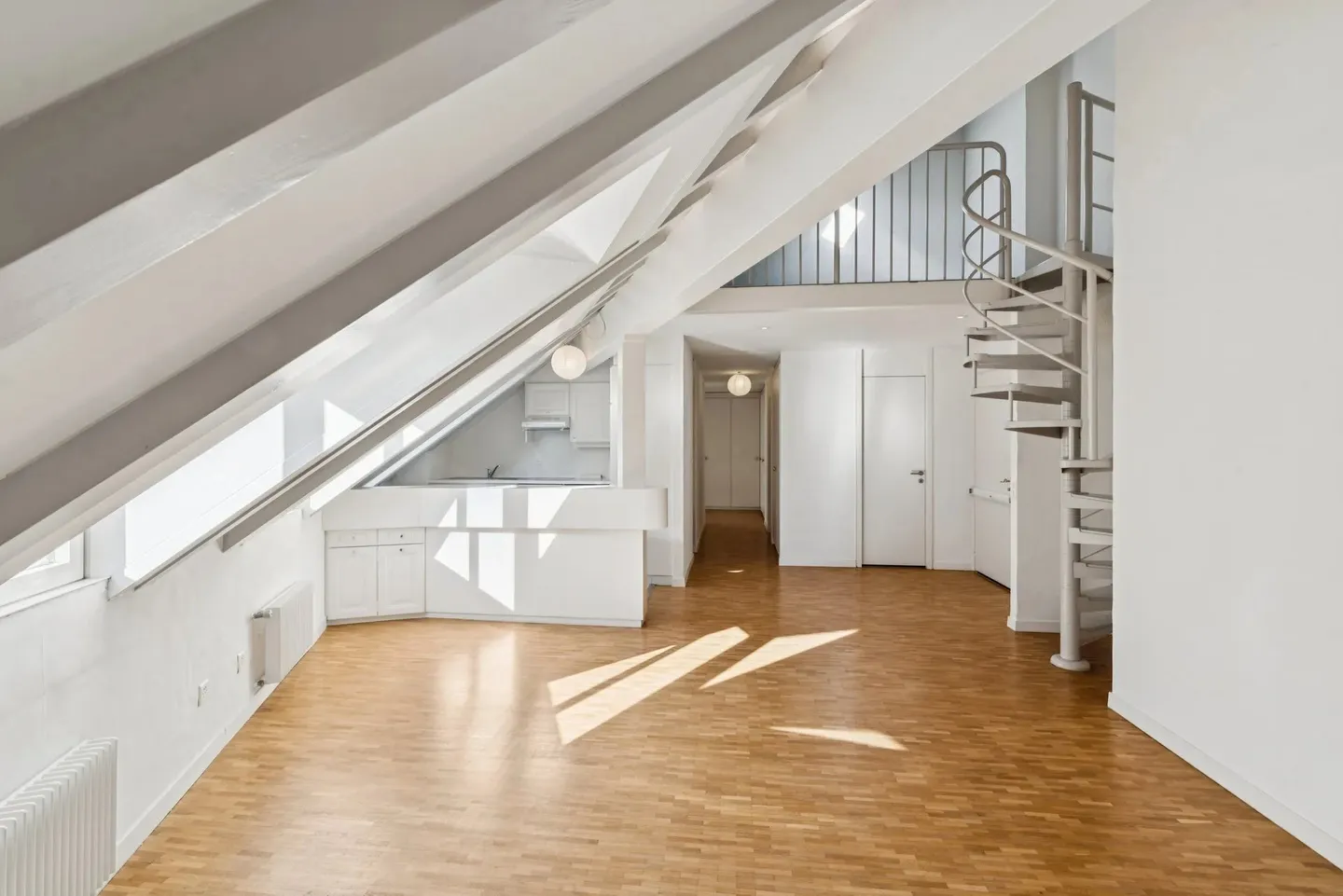 Charming Duplex Apartment in Geneva - Photo 2 of 15