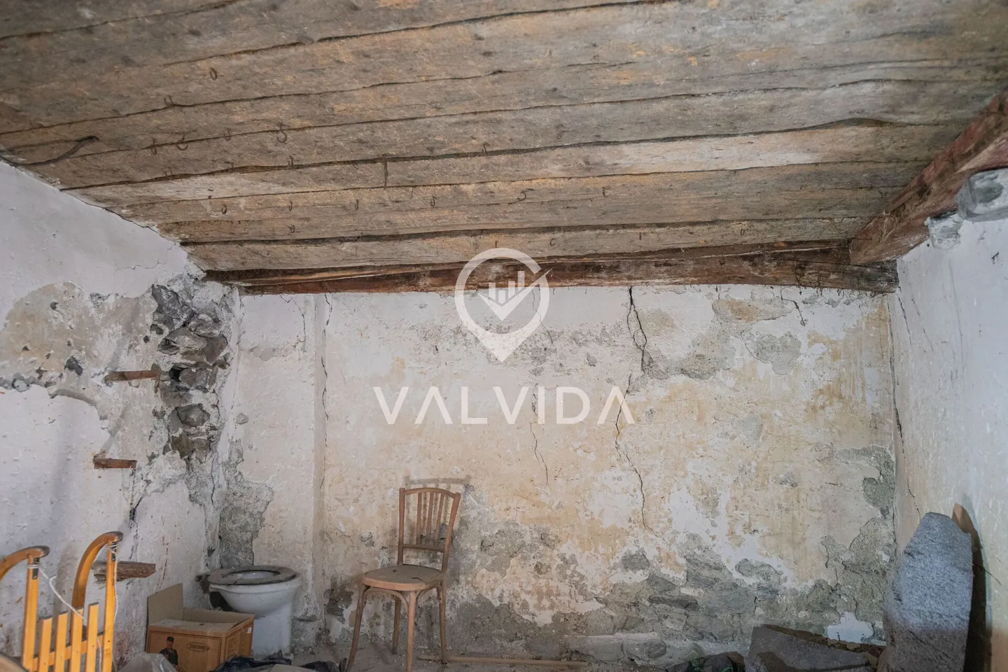 Casa con stalla, fienile e cantina - Foto 10 di 11