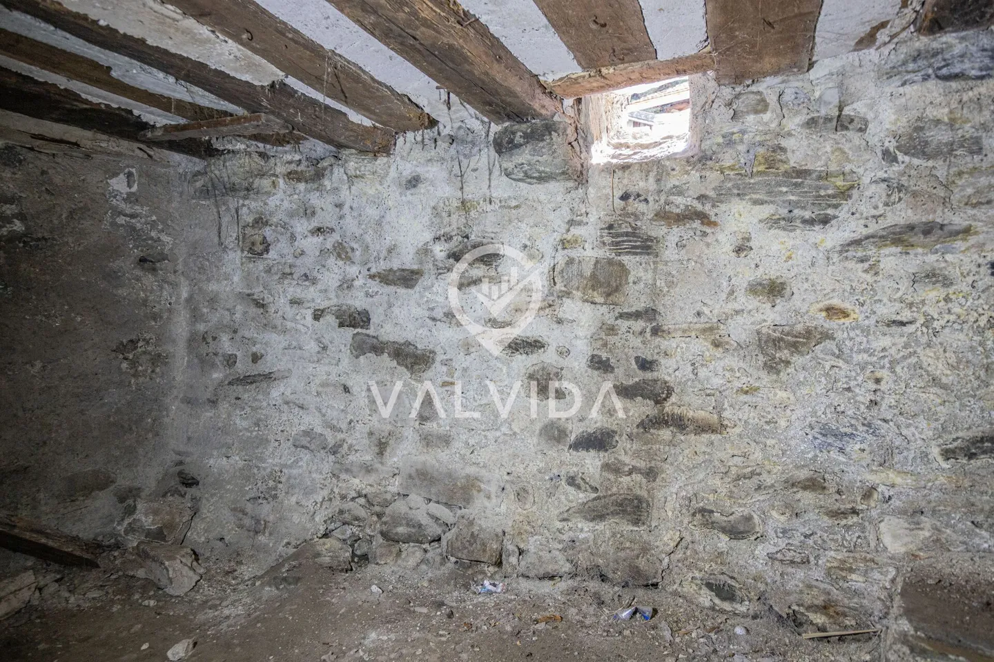 Casa con stalla, fienile e cantina - Foto 11 di 11
