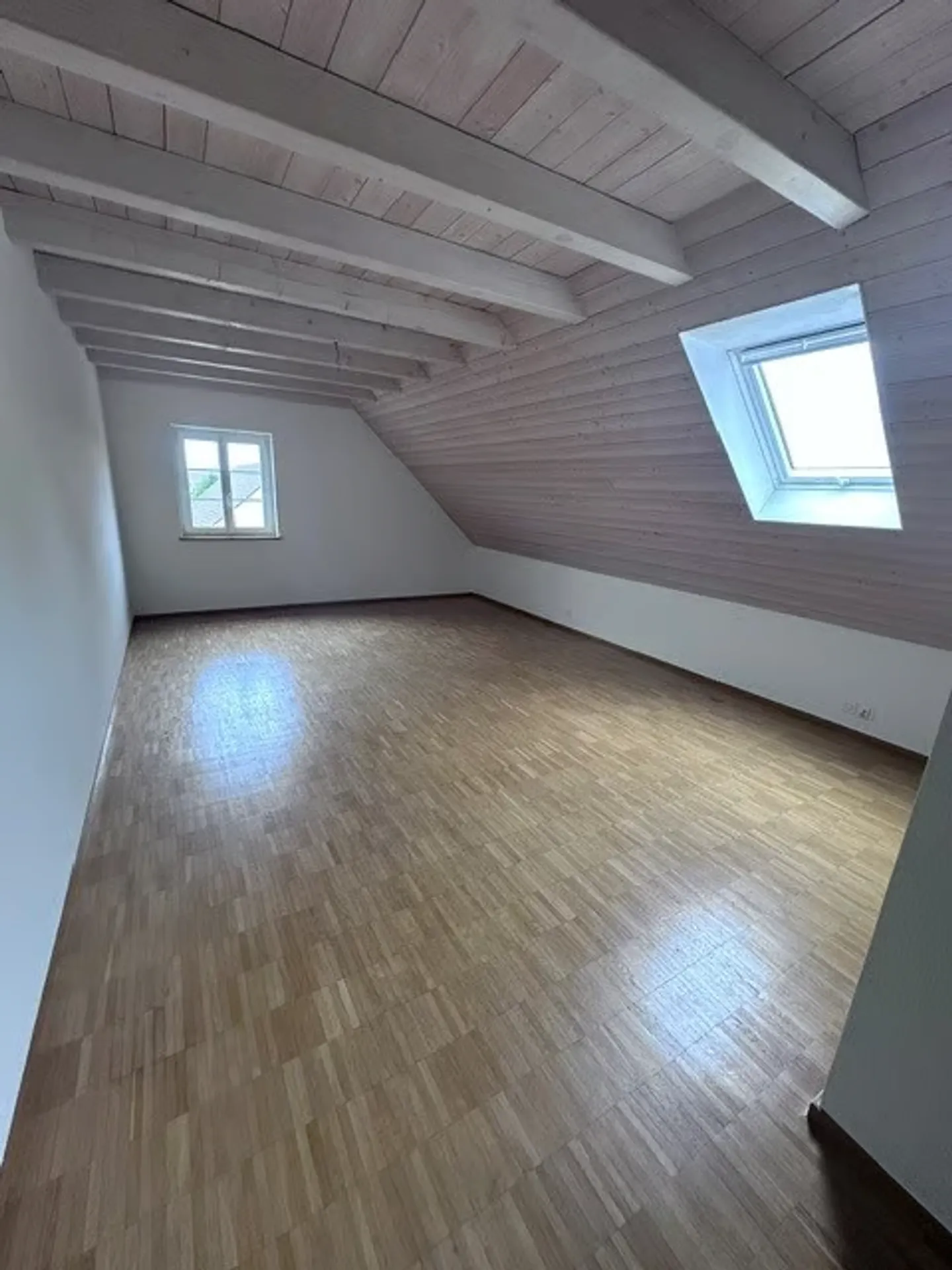 Charmante Dachwohnung in Dornach - Foto 5 von 16