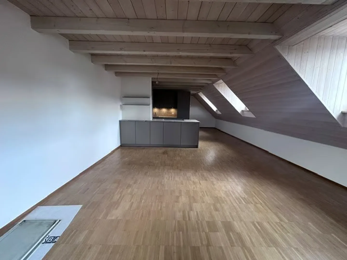 Charmante Dachwohnung in Dornach - Foto 1 von 16