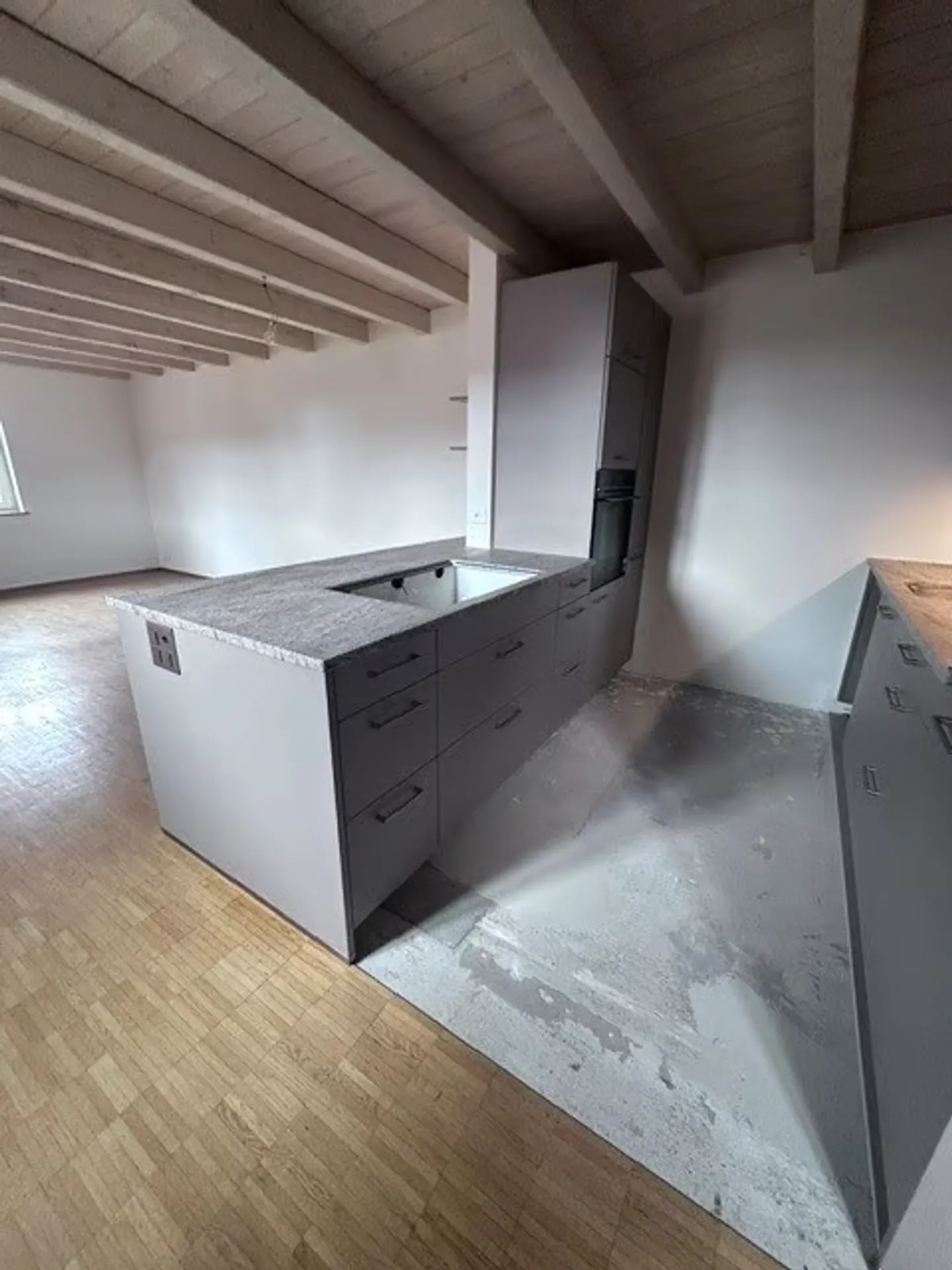 Charmante Dachwohnung in Dornach - Foto 2 von 16