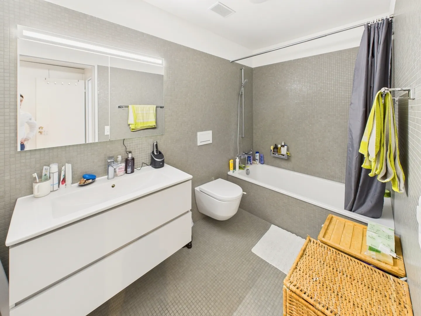 Einzigartige 2.5-Zimmer-Wohnung in Zürich mit Balkon und Garage - Foto 9 von 11