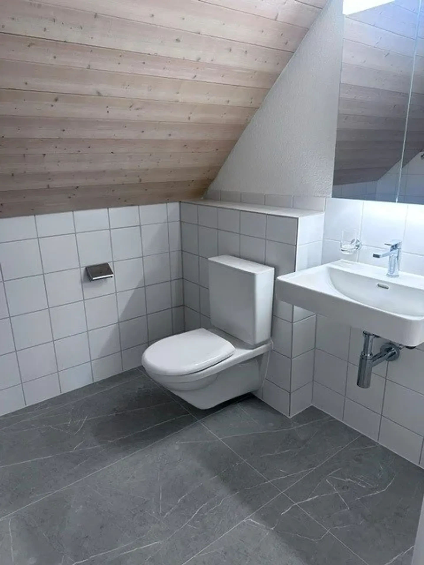 Charmante Dachwohnung in Dornach - Foto 13 von 16