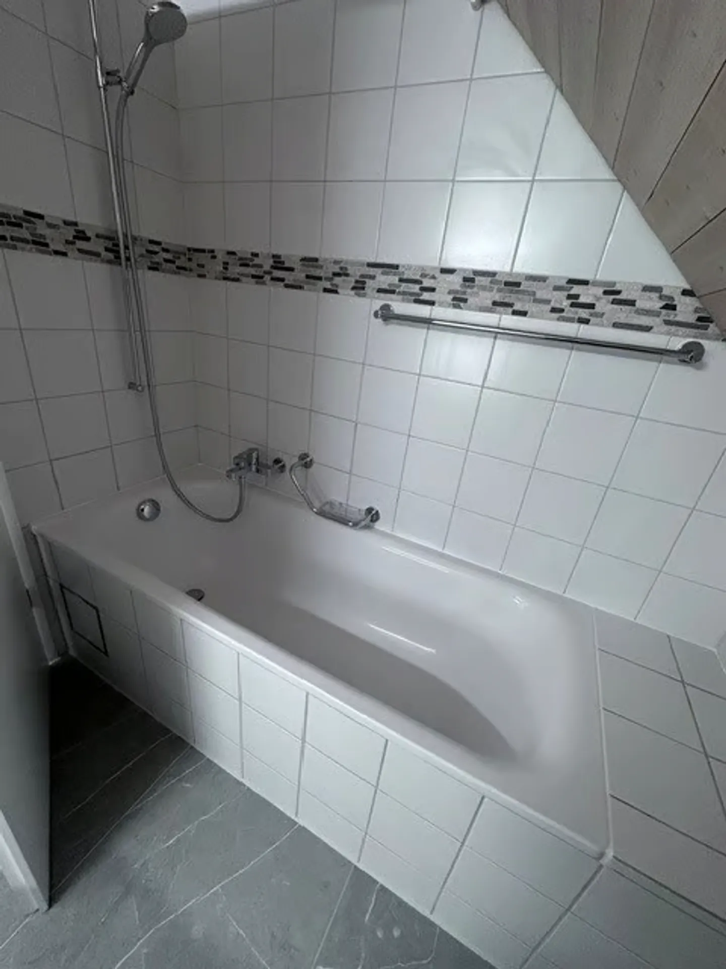 Charmante Dachwohnung in Dornach - Foto 12 von 16