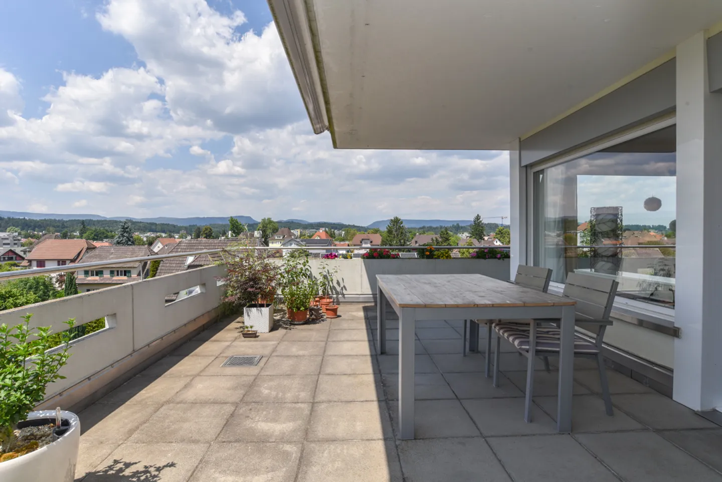 Charmante Attikawohnung mit Terrasse - Foto 6 von 14