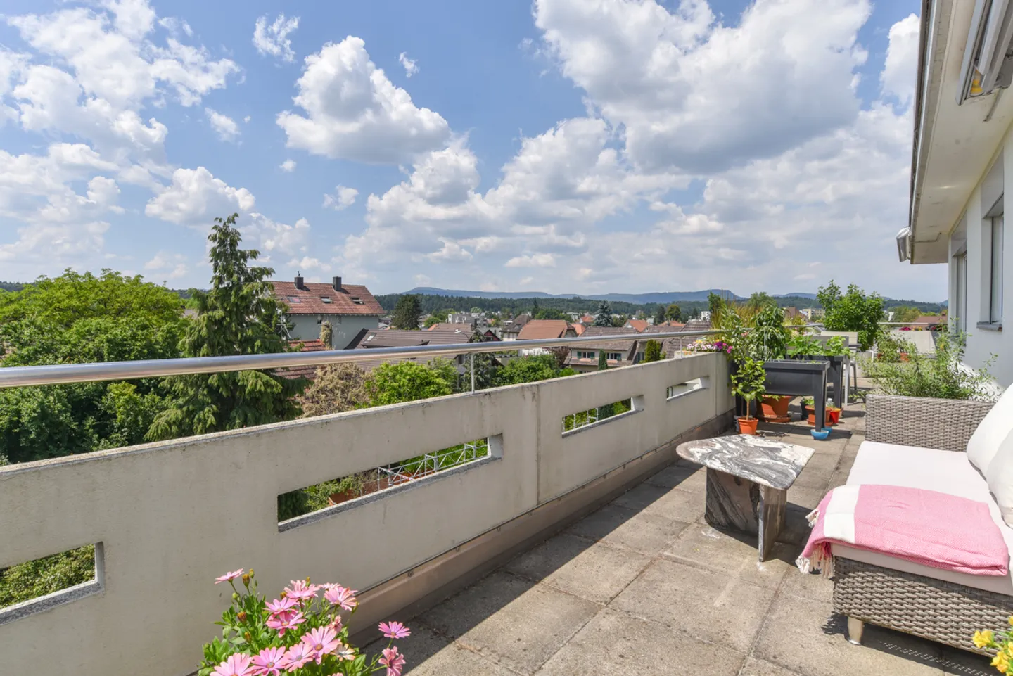 Charmante Attikawohnung mit Terrasse - Foto 8 von 14