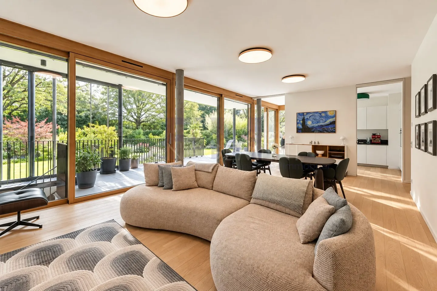 Luxury Duplex Apartment with Garden - Photo 1 of 42