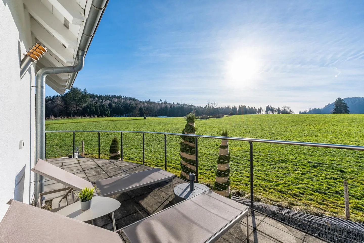 Grosszügiges Einfamilienhaus mit Garten - Foto 8 von 12