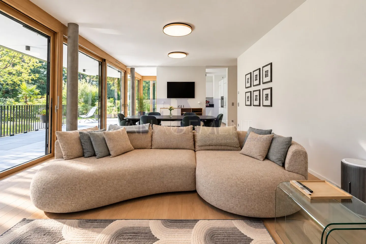 Luxury Duplex Apartment with Garden - Photo 3 of 42