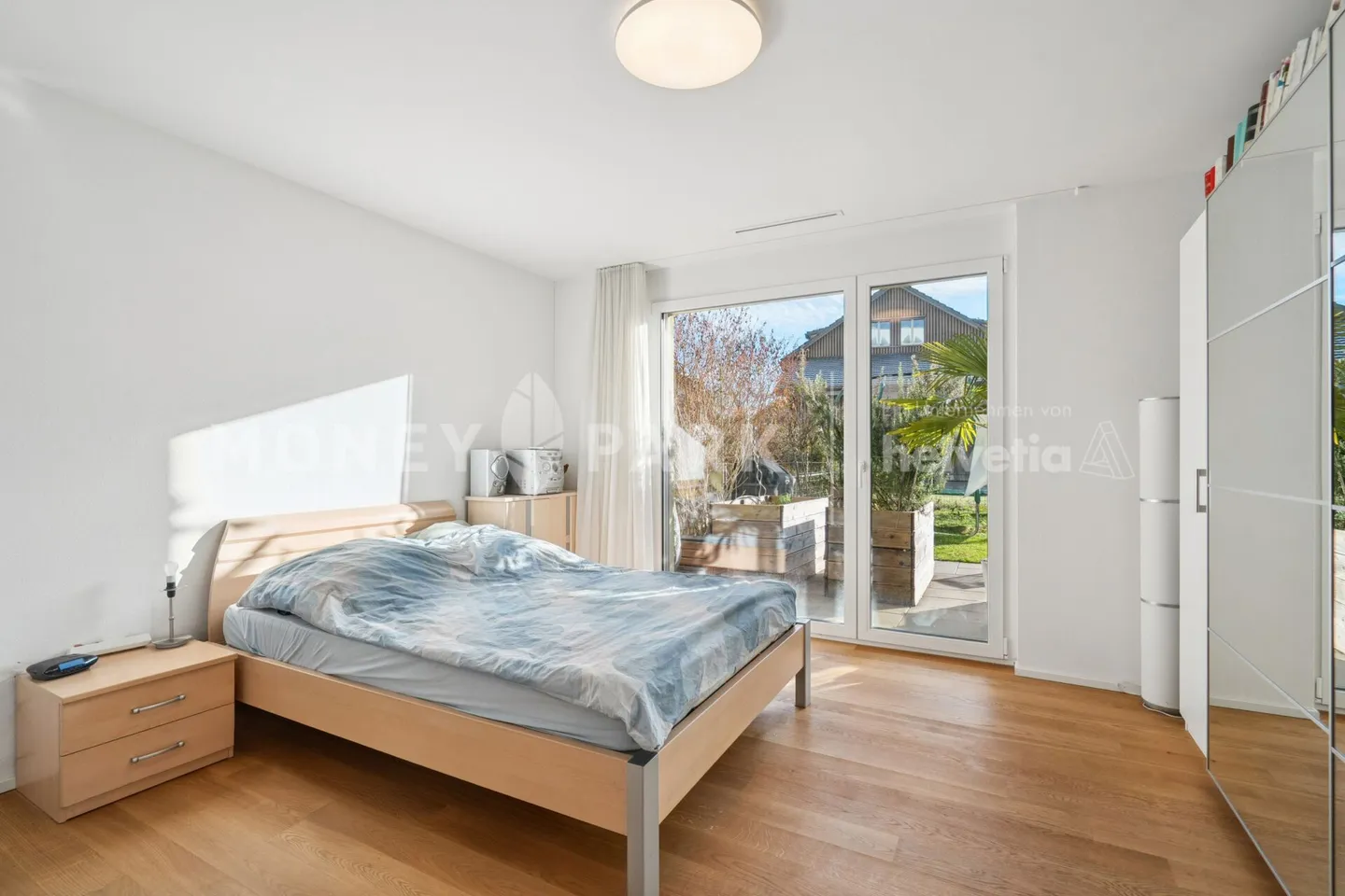 Incantevole appartamento giardino 2,5 locali con enorme giardino privato - Foto 4 di 12