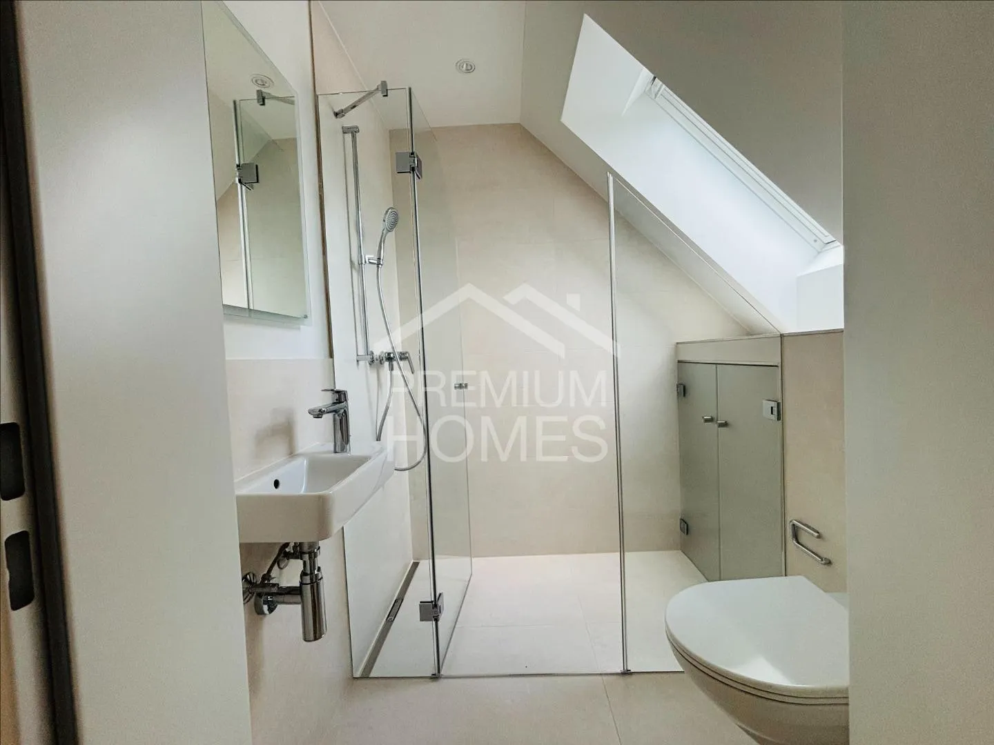 Gioiello residenziale moderno per il relax - Foto 6 di 9
