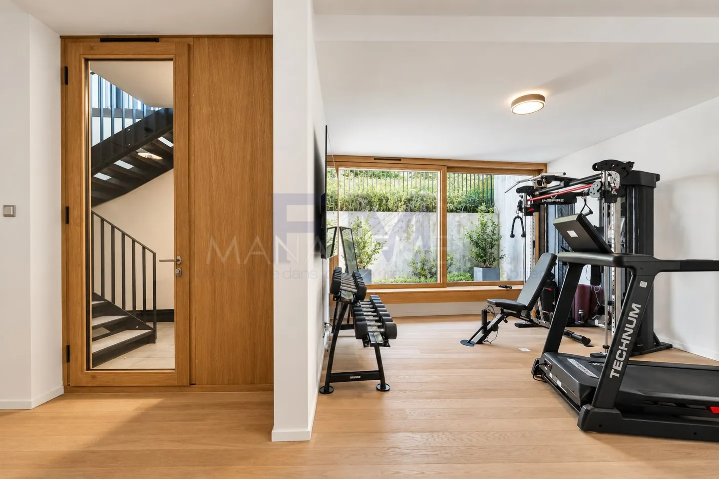 Luxury Duplex Apartment with Garden - Photo 10 of 42