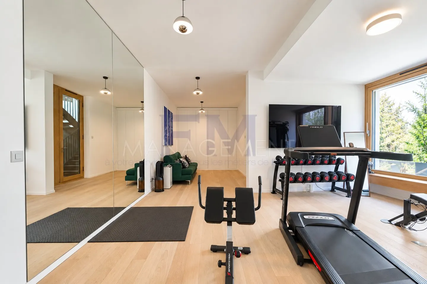 Luxury Duplex Apartment with Garden - Photo 11 of 42