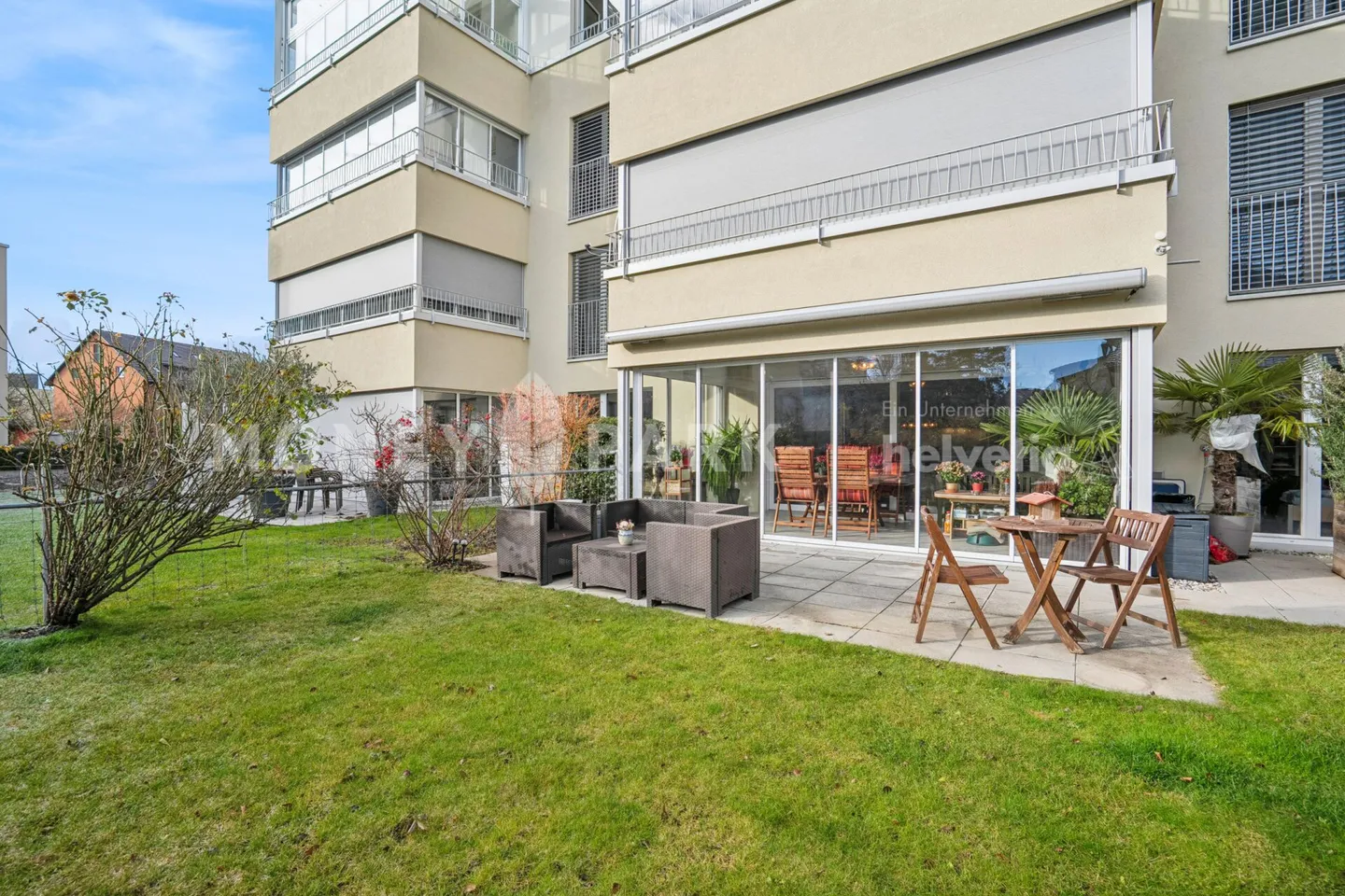 Incantevole appartamento giardino 2,5 locali con enorme giardino privato - Foto 10 di 12