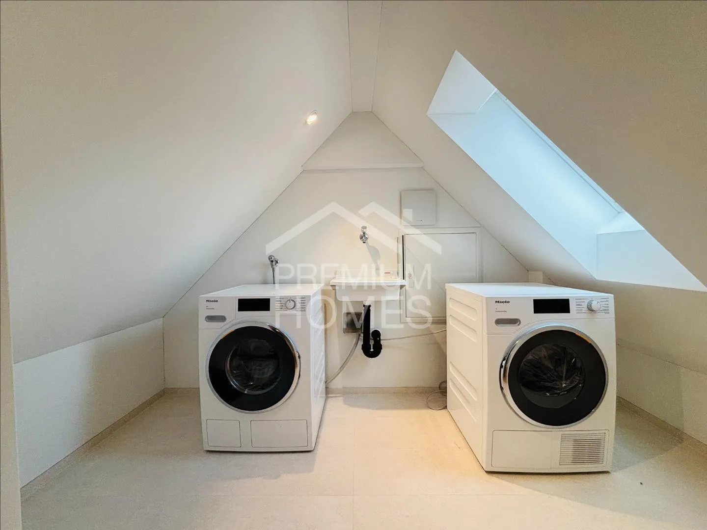 Gioiello residenziale moderno per il relax - Foto 8 di 9