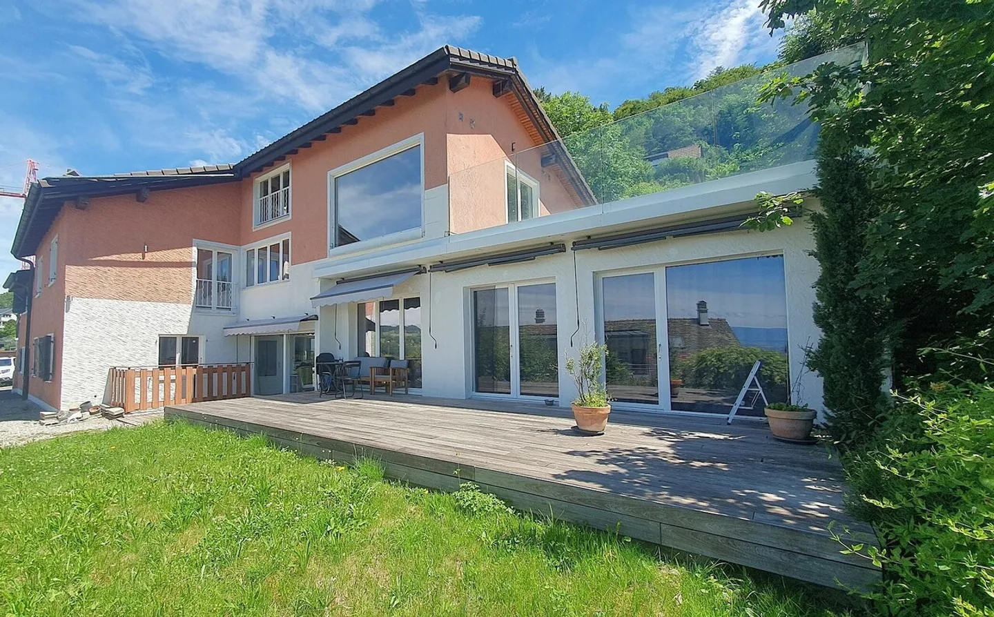 Large house with a splendid view of the Lake and the Alps - Photo 17 of 18