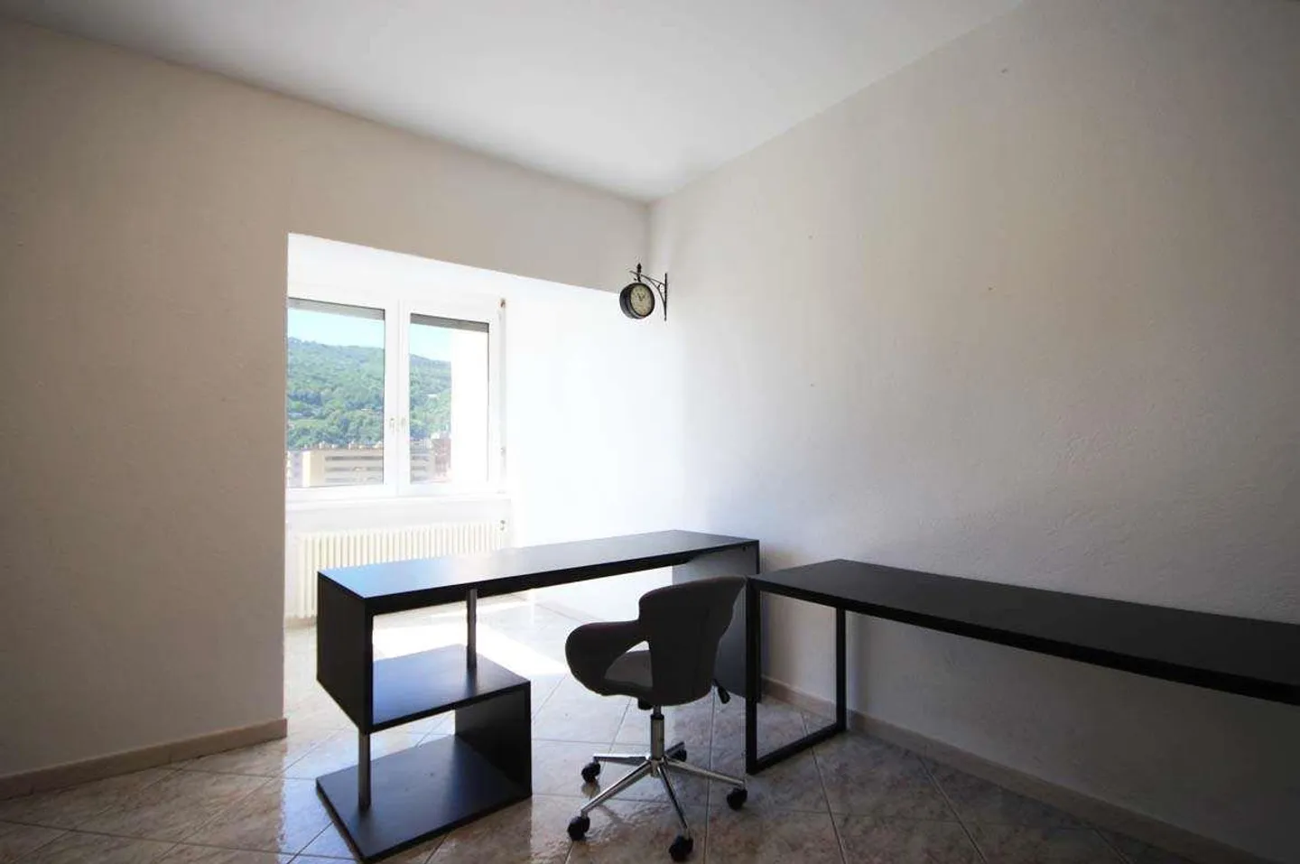 Chiasso: möblierte 4,5-Zimmer-Wohnung in der Nähe des Zentrums - Foto 2 von 10