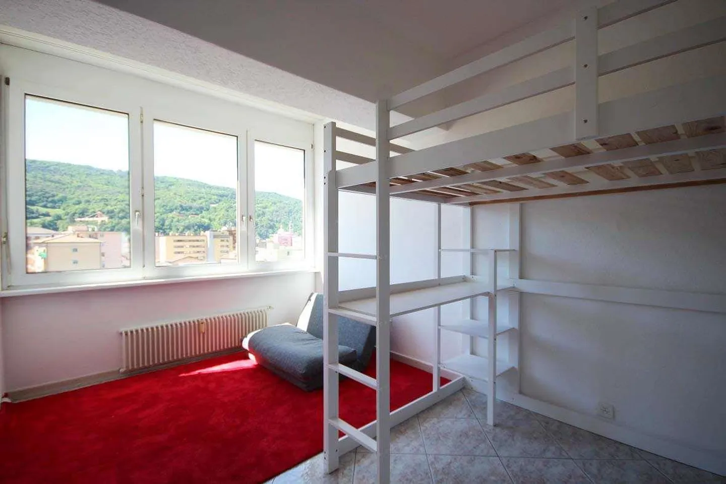 Chiasso: möblierte 4,5-Zimmer-Wohnung in der Nähe des Zentrums - Foto 3 von 10