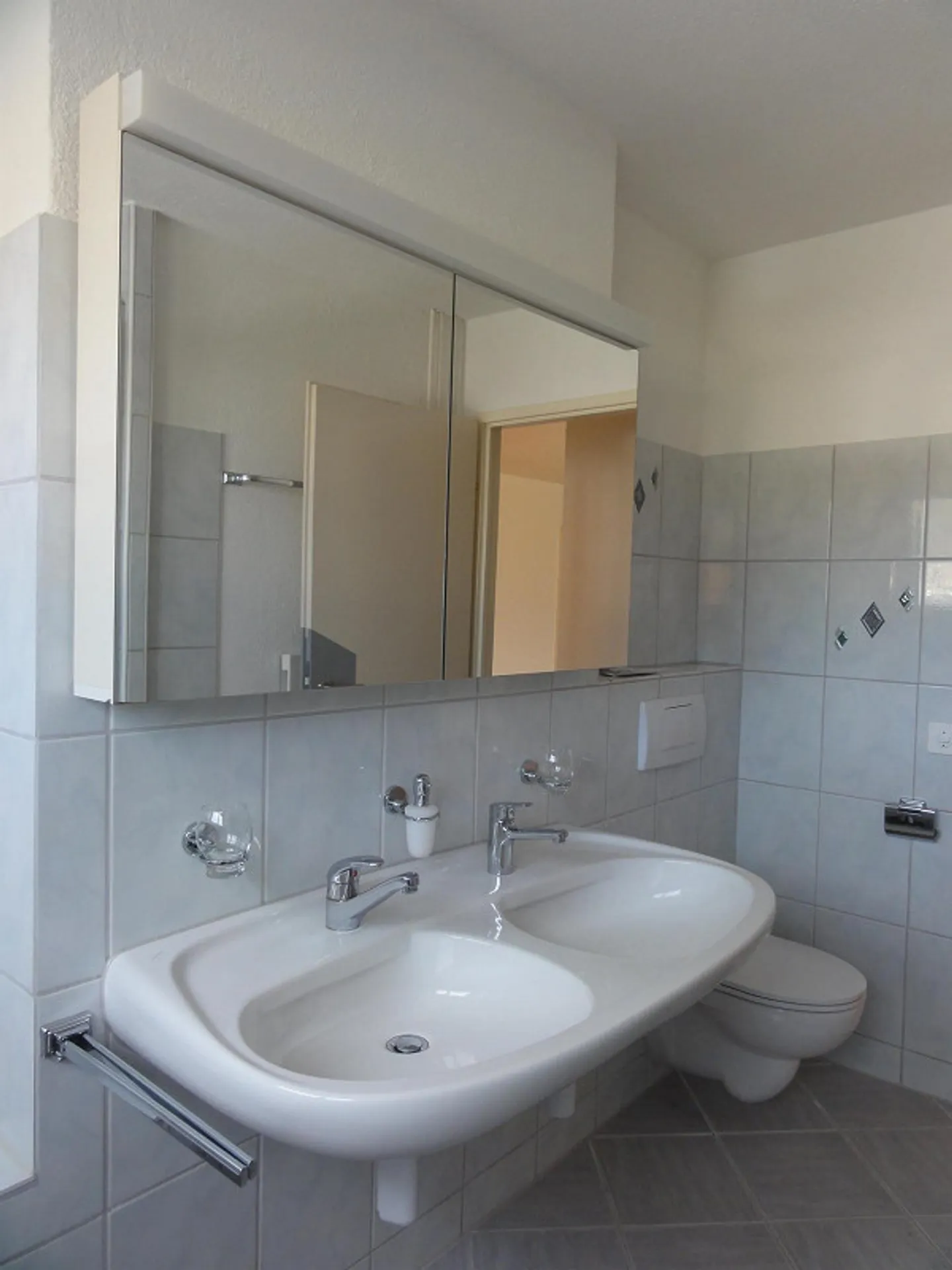 Appartement ensoleillé et spacieux dans un endroit calme - Photo 7 sur 17
