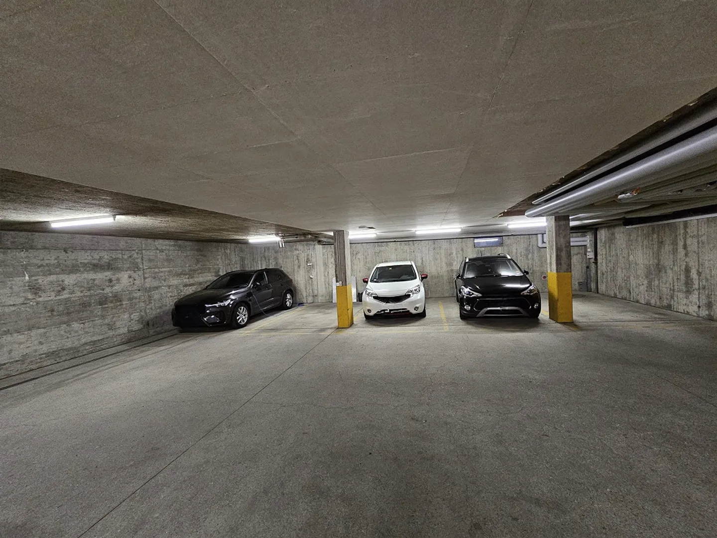 Posto auto - Foto 1 di 2