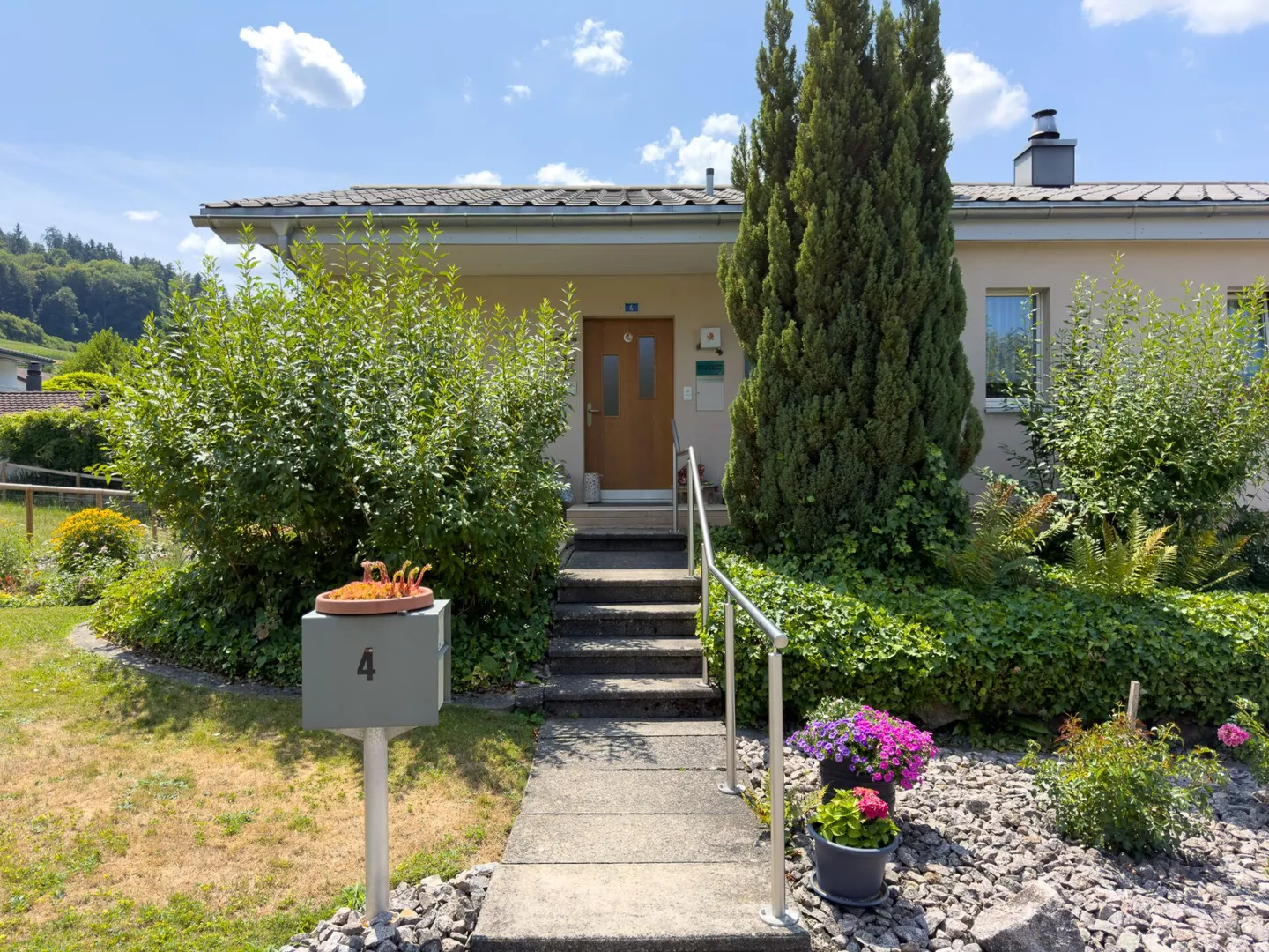 Geräumiges Familienhaus in Uerkheim - Foto 3 von 18