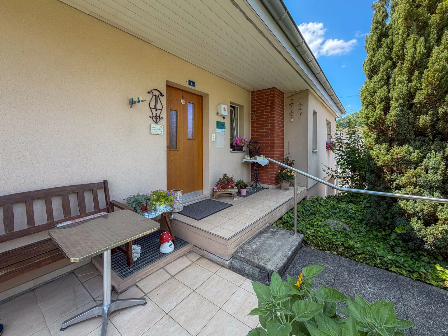 Geräumiges Familienhaus in Uerkheim - Foto 4 von 18
