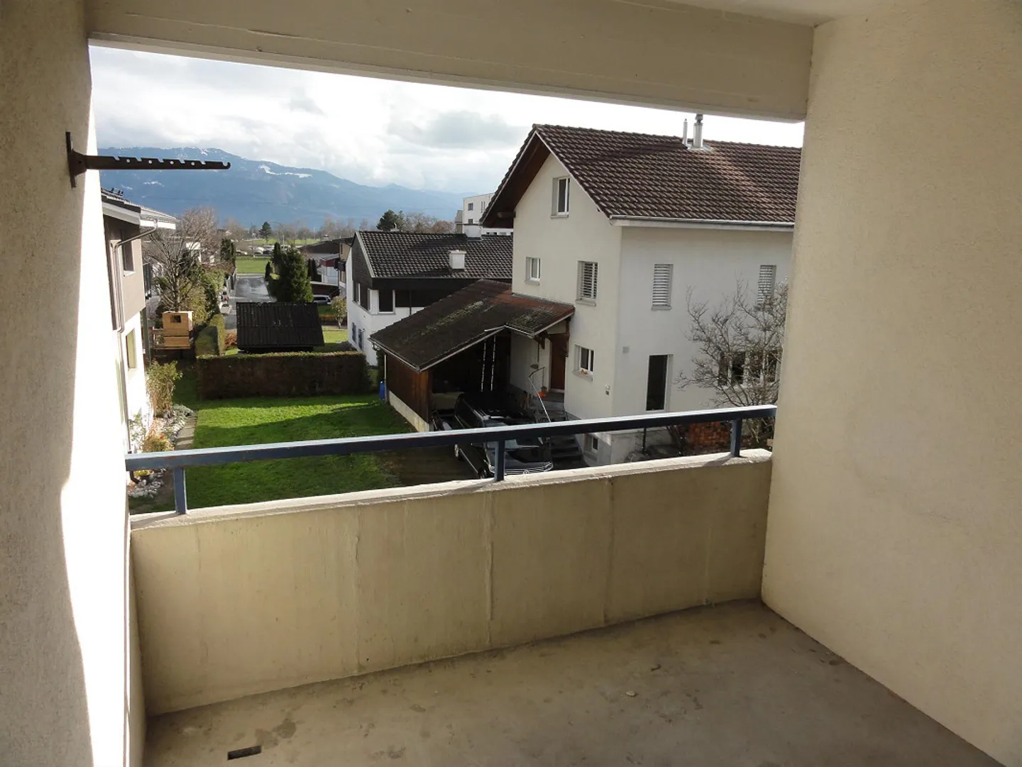 Appartement ensoleillé et spacieux dans un endroit calme - Photo 15 sur 17