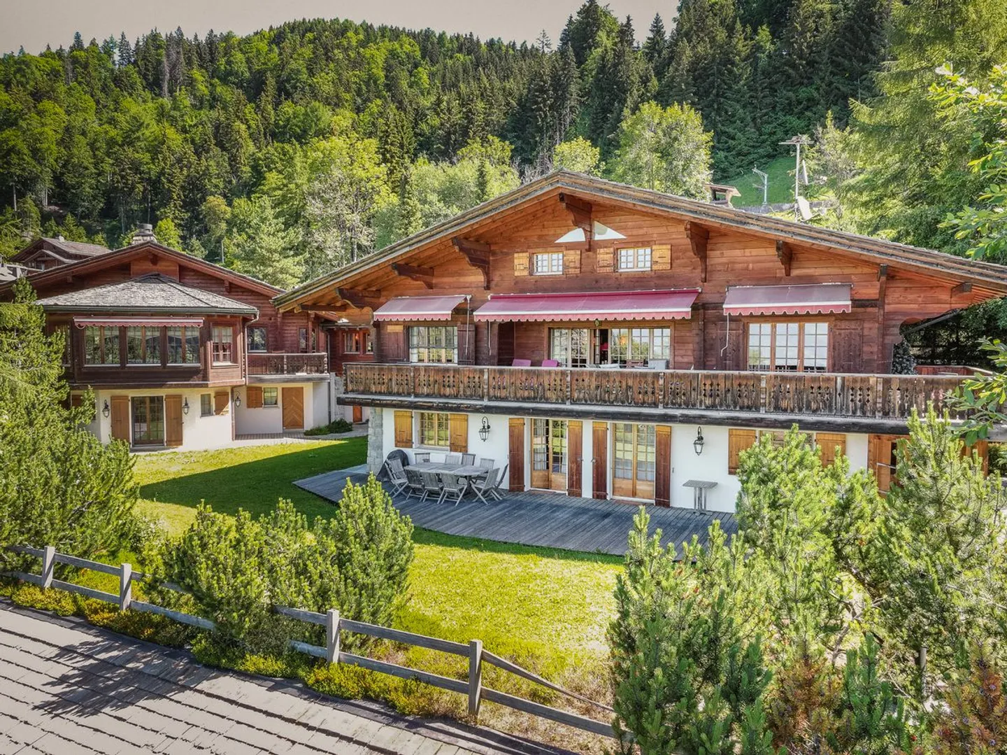 Chalet Shangri-La in Arveyes - Photo 1 of 13