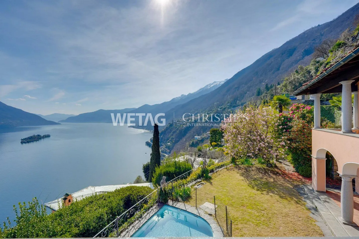 Mediterranean Villa with Outdoor Pool & Panoramic View, also ideal as a Holiday Residence, for sale in Ronco sopra Ascona - Photo 1 of 13