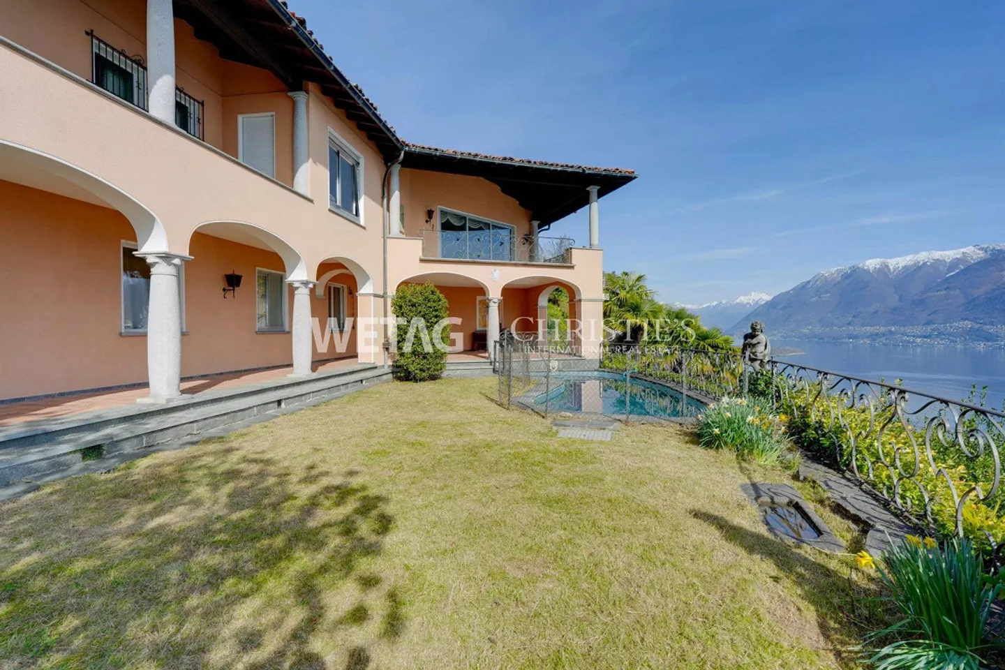 Mediterranean Villa with Outdoor Pool & Panoramic View, also ideal as a Holiday Residence, for sale in Ronco sopra Ascona - Photo 11 of 13