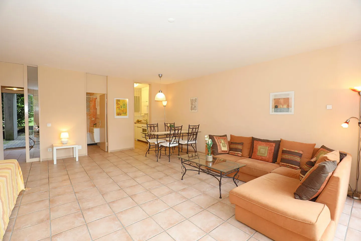 Ampio appartamento 1.5 locali, soleggiato e centralmente situato - Foto 8 di 19