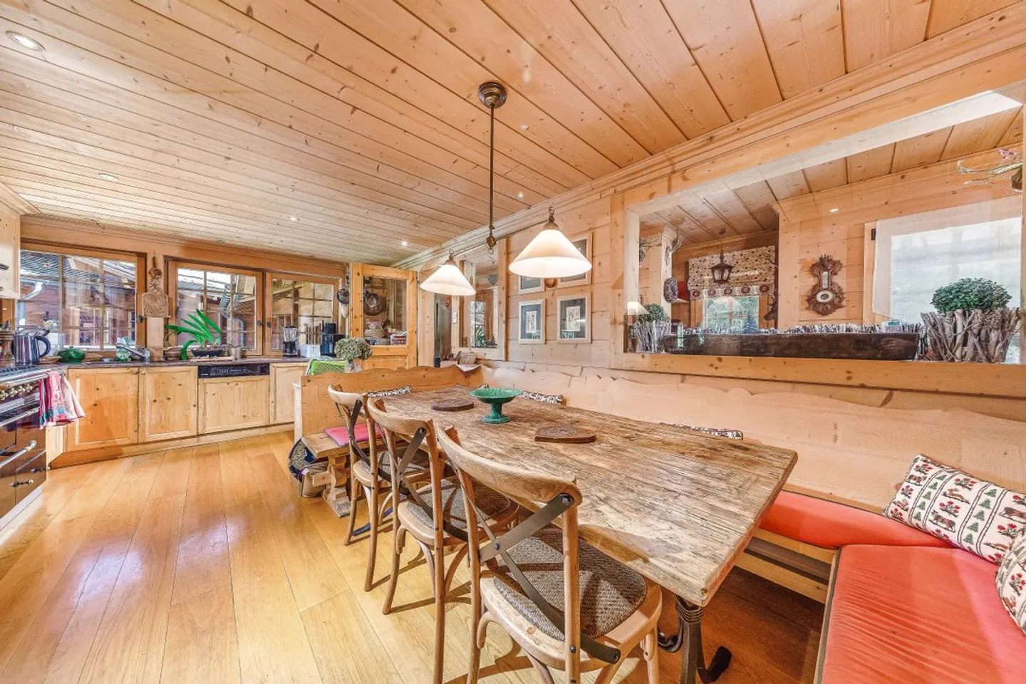 Chalet Shangri-La in Arveyes - Photo 11 of 13