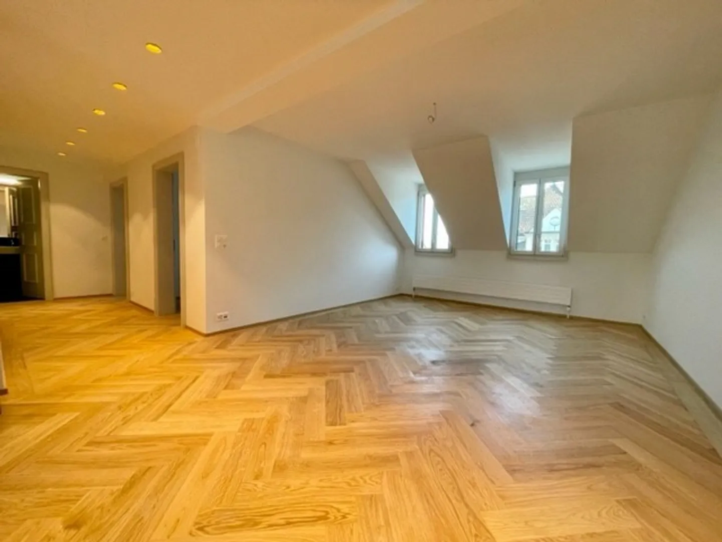 Appartamento attico unico a Schwanenplatz - Foto 2 di 8