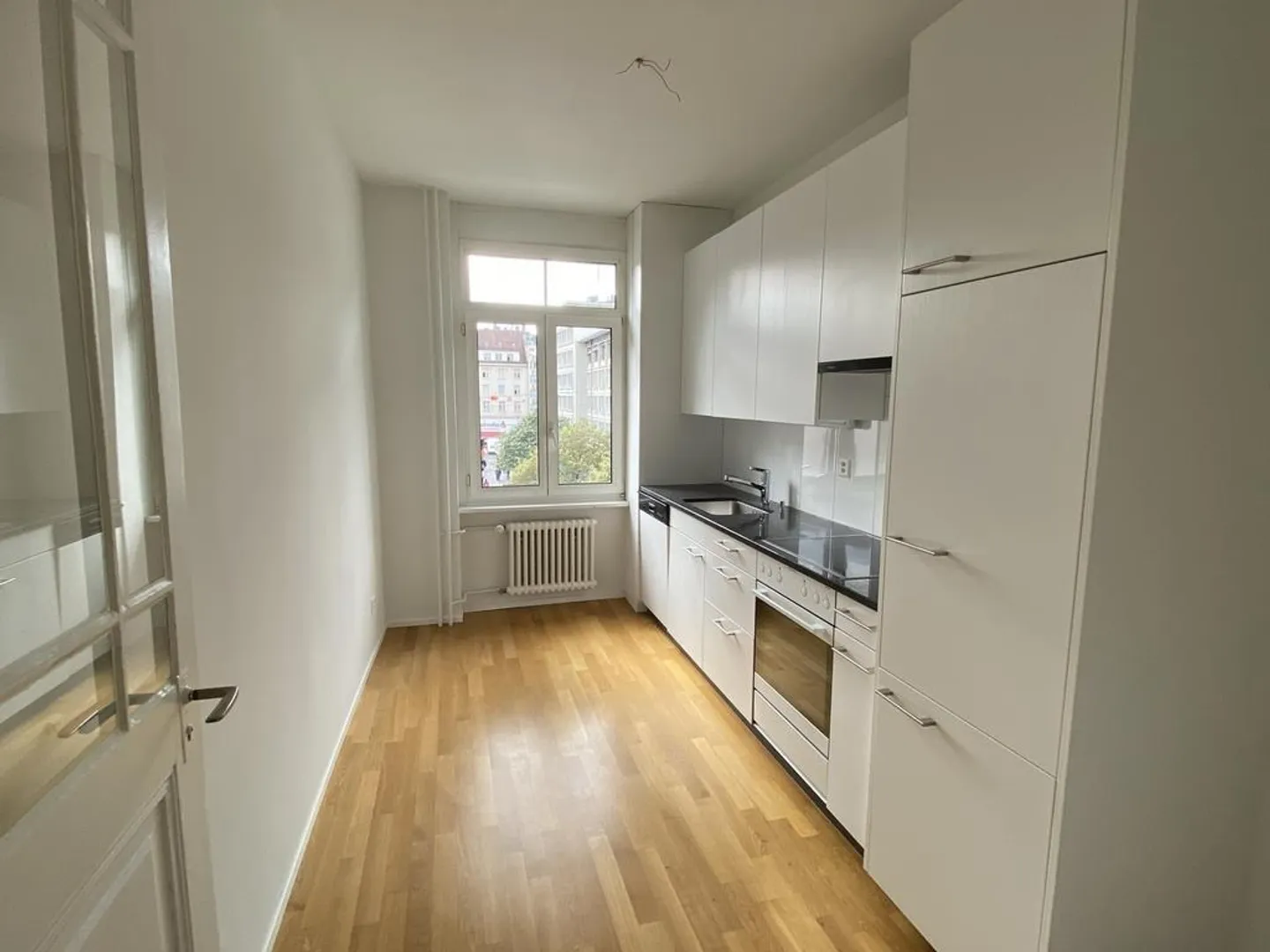 APPARTAMENTO MODERNO 2.5 STANZE DIRETTAMENTE AL CLARAPLATZ - Foto 2 di 12