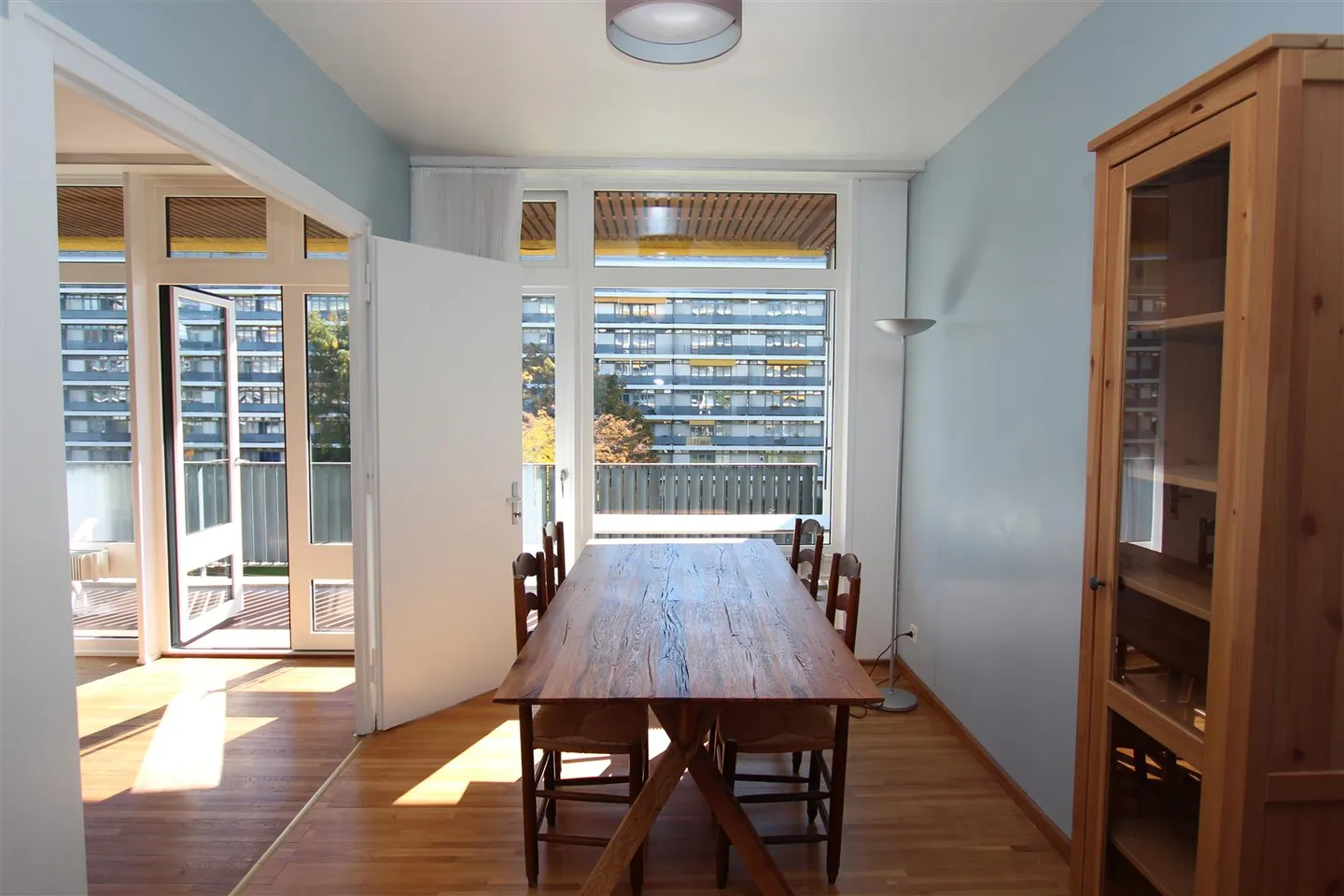 Charming Apartment with Terrace - Photo 4 of 7