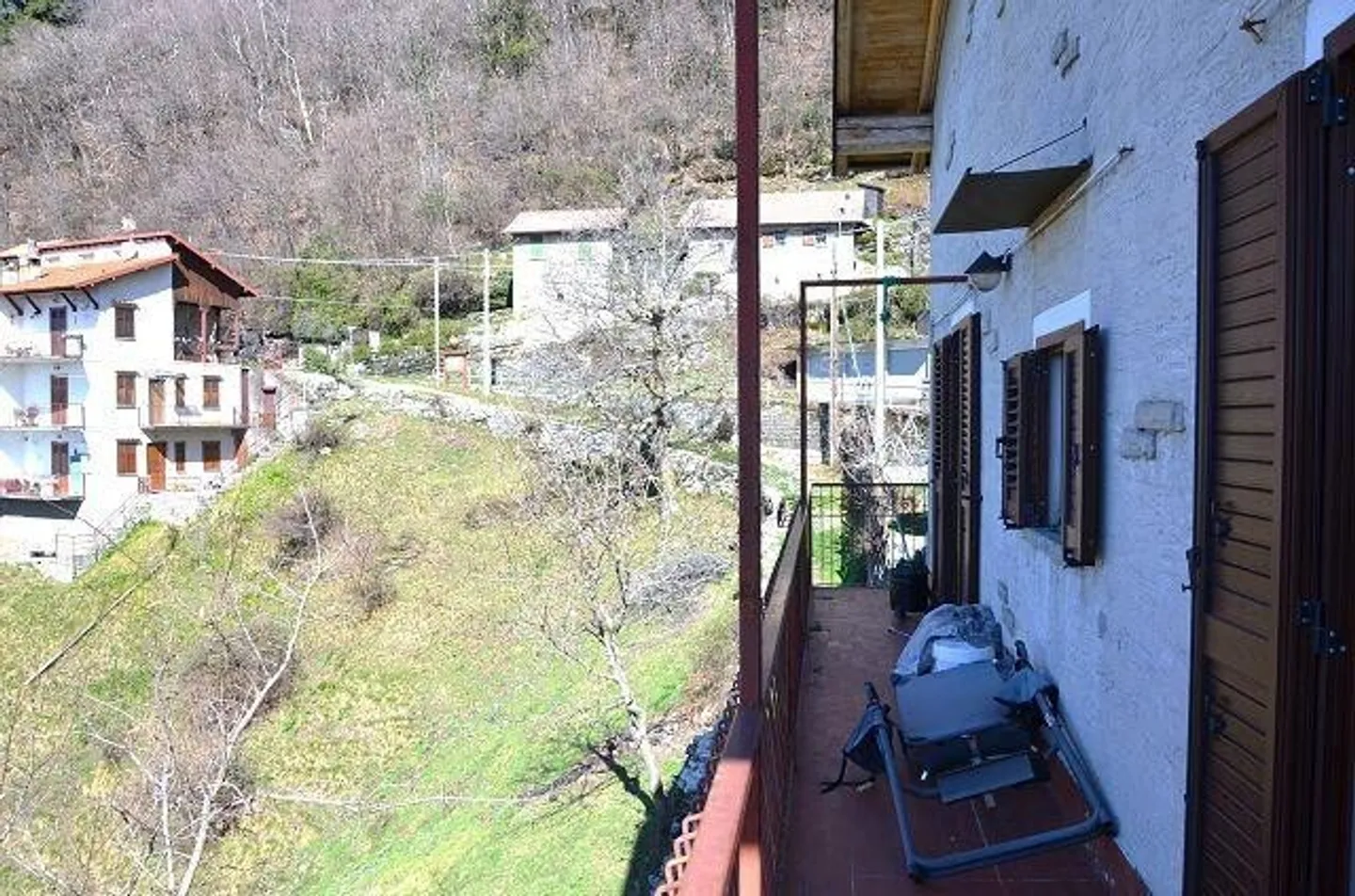 Mountain House with Garden and Beautiful Lake View - Photo 13 of 13