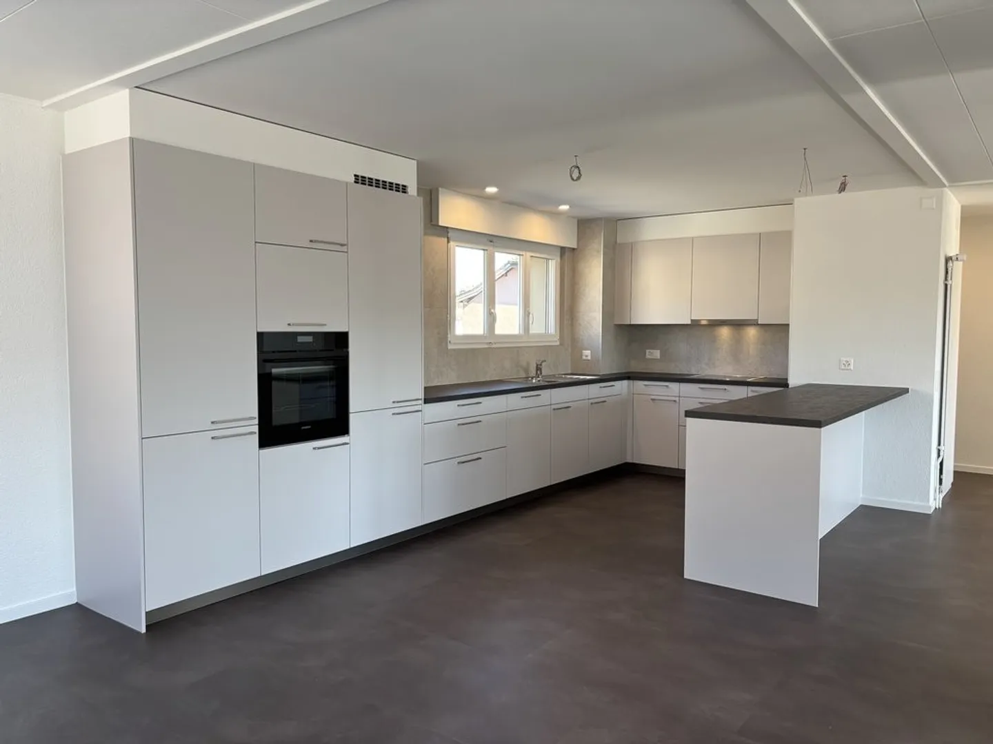 Spazioso attico con ampio balcone - Foto 1 di 12