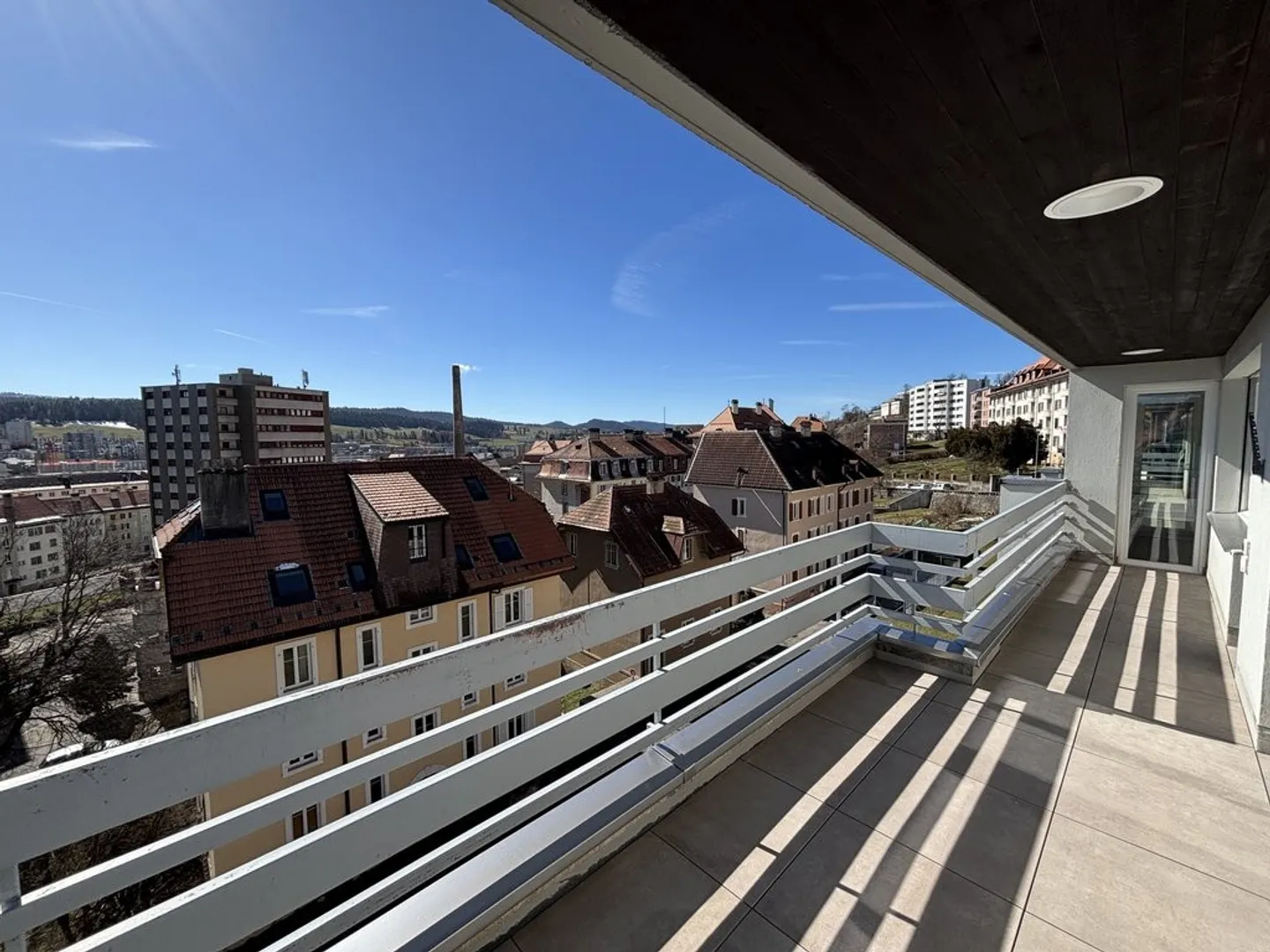 Spazioso attico con ampio balcone - Foto 11 di 12