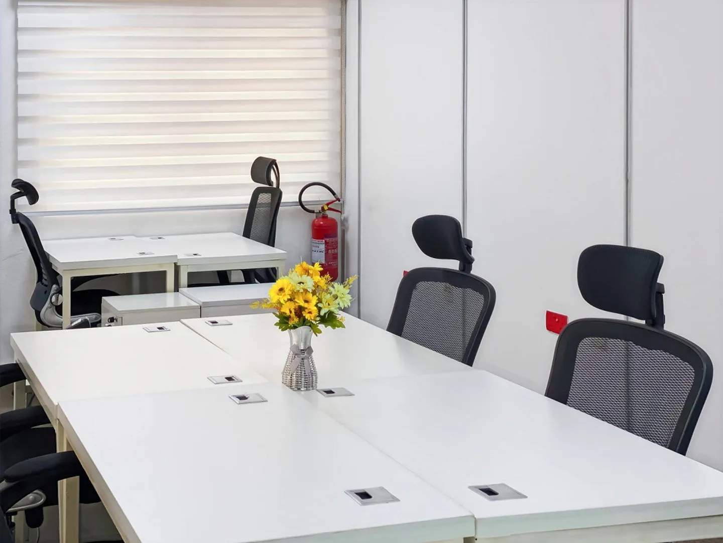 Private office space for 50 in Regus Spoom Kriens - Photo 2 of 8