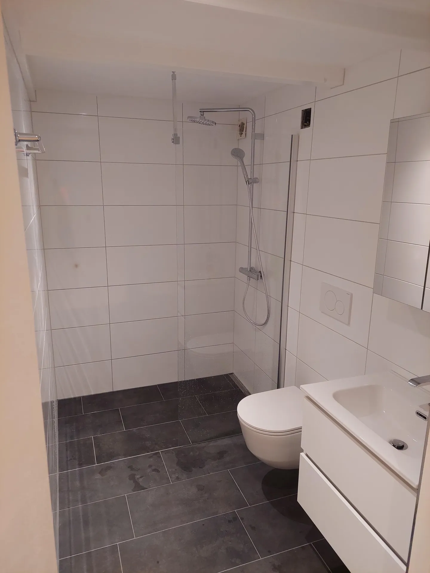 «Hochwertig sanierte 2.5 Zimmer Wohnung mit viel Gestaltungsspielraum» - Foto 10 von 10