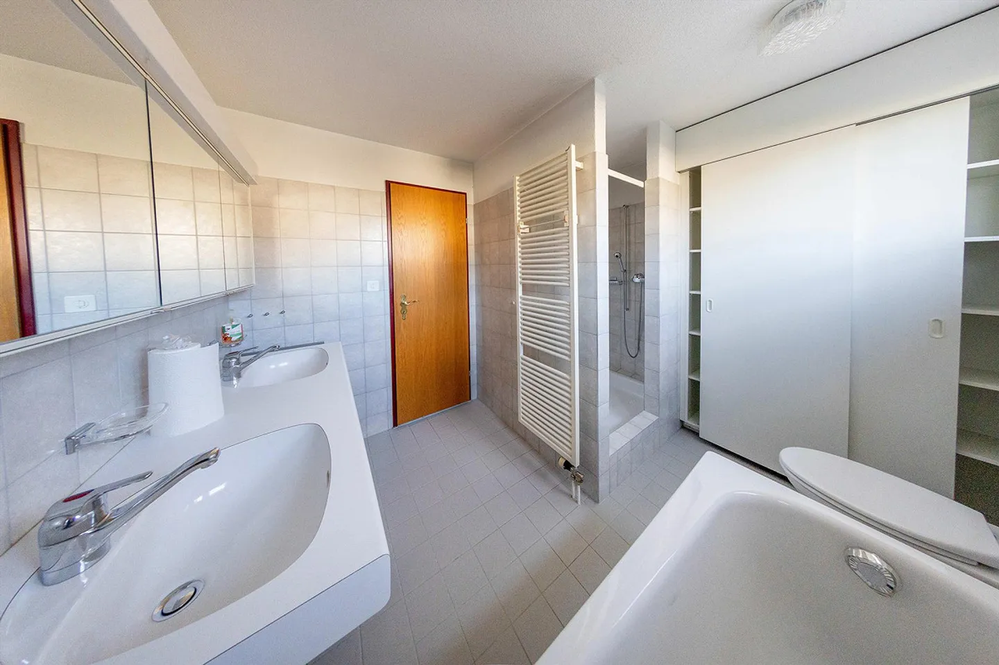 Opportunity Garden Apartment in Niederuzwil with Design Potential - Photo 10 of 11