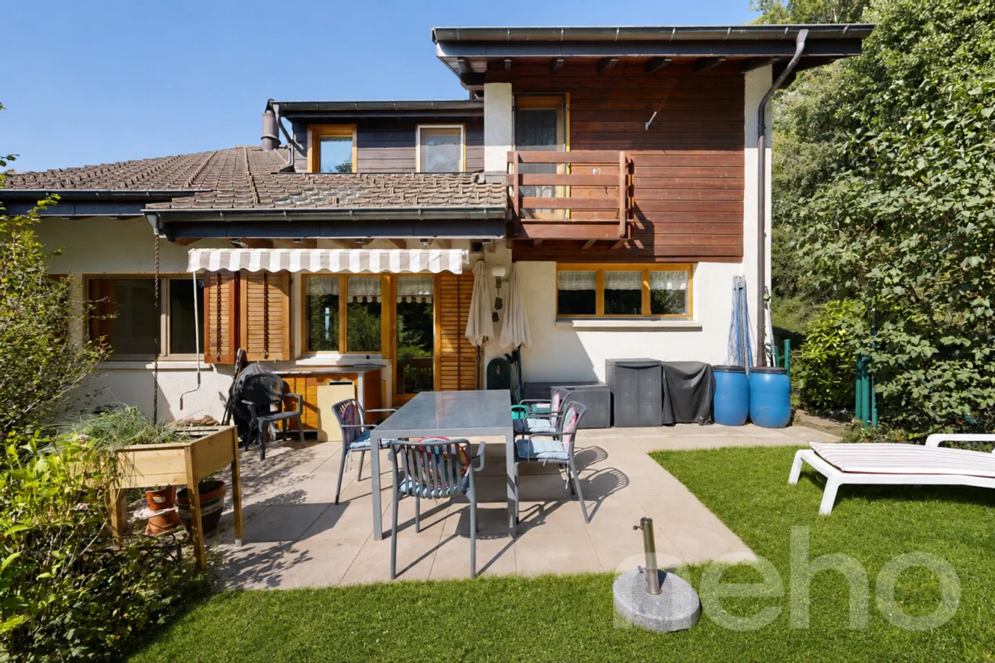 Charming House with Lake View - Photo 2 of 12