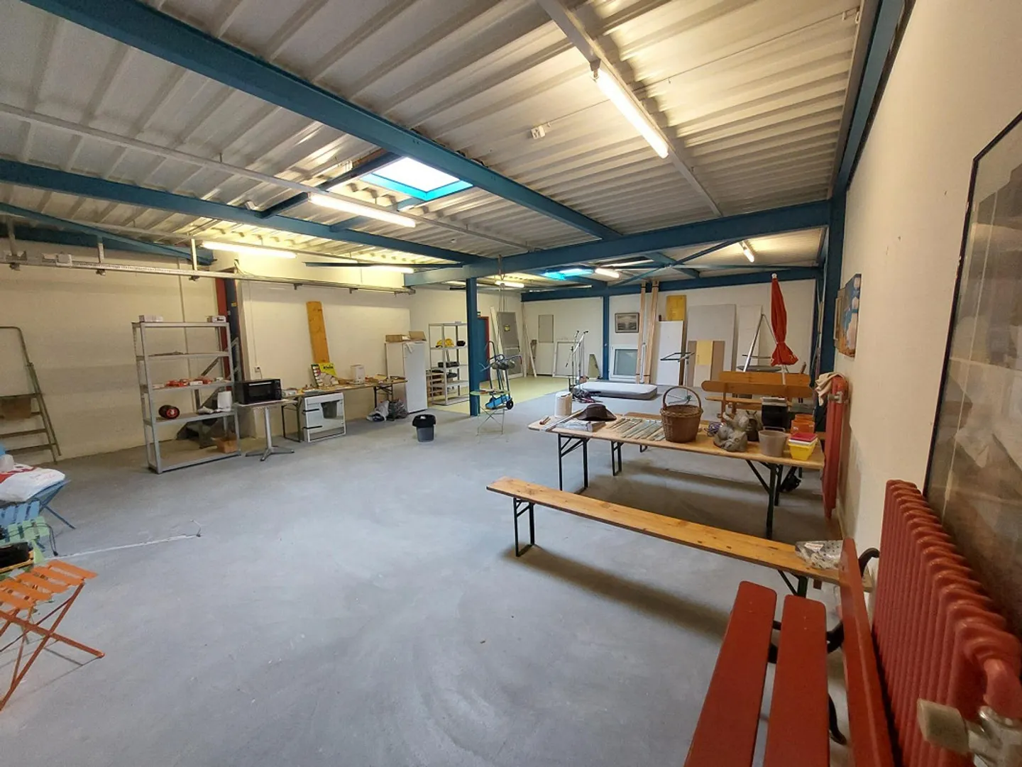 Espace de bureau lumineux et grands espaces de stockage à louer à partir du 01.01.2027 - Photo 3 sur 6
