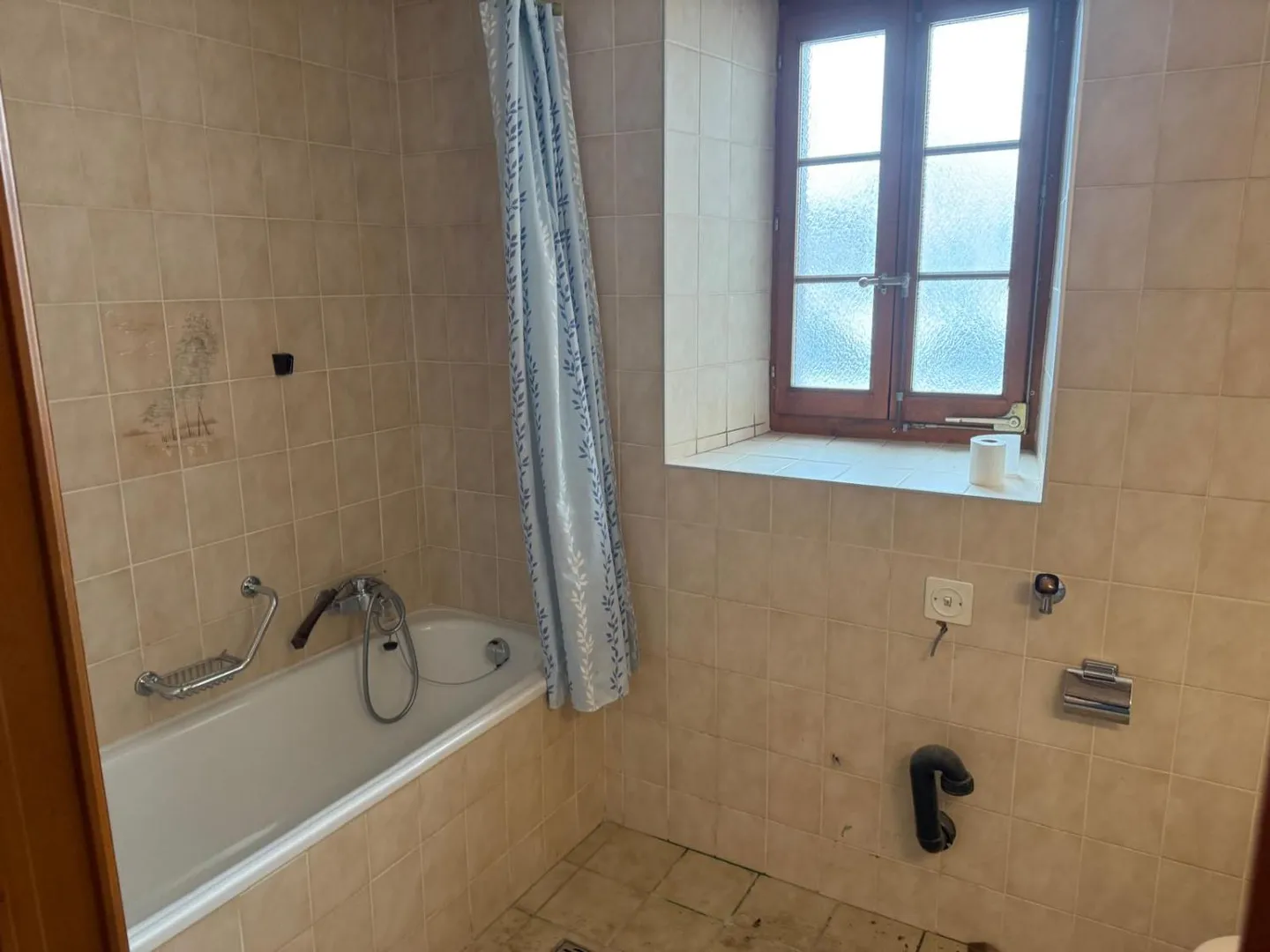 Exclusivité ? Bien avec un grand potentiel à Givrins à rénover - Photo 7 sur 13