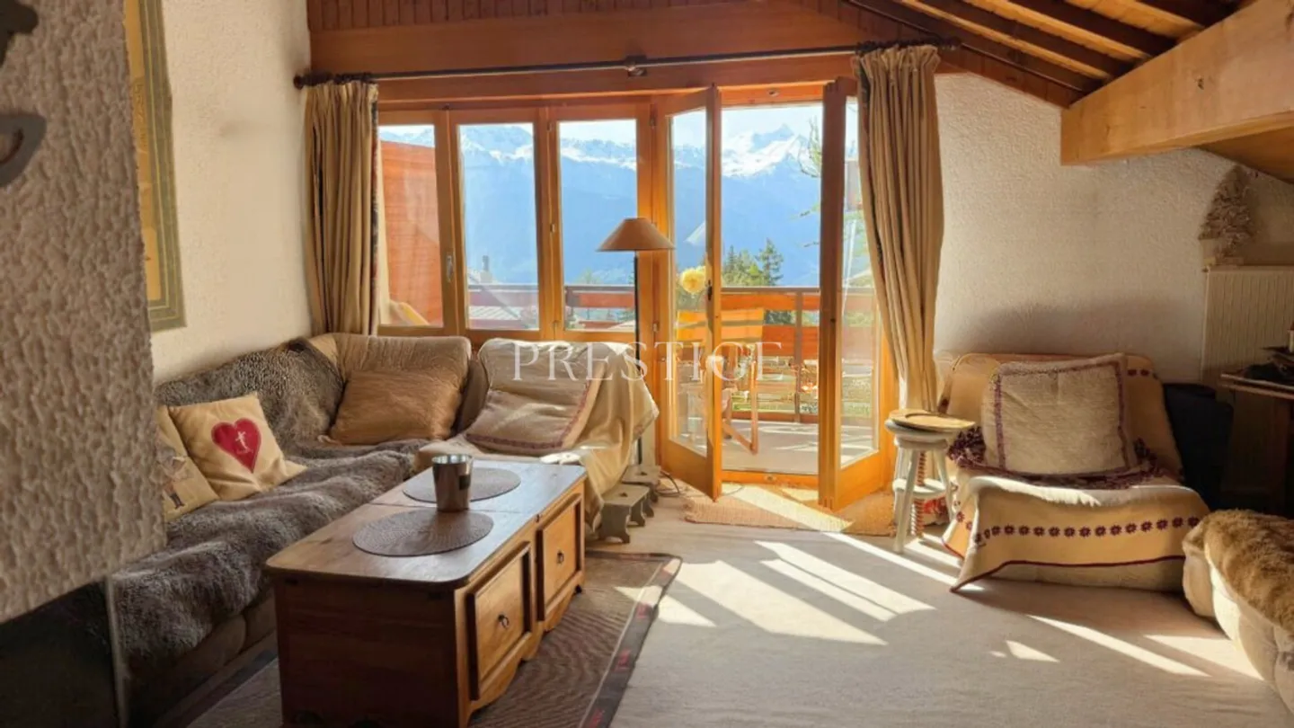 Incantevole attico di 3 locali a Crans-Montana - Foto 2 di 10