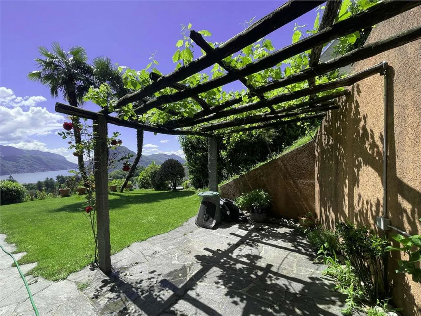 Private oasis in Porza with garden, indoor pool and lake view - Photo 13 of 13