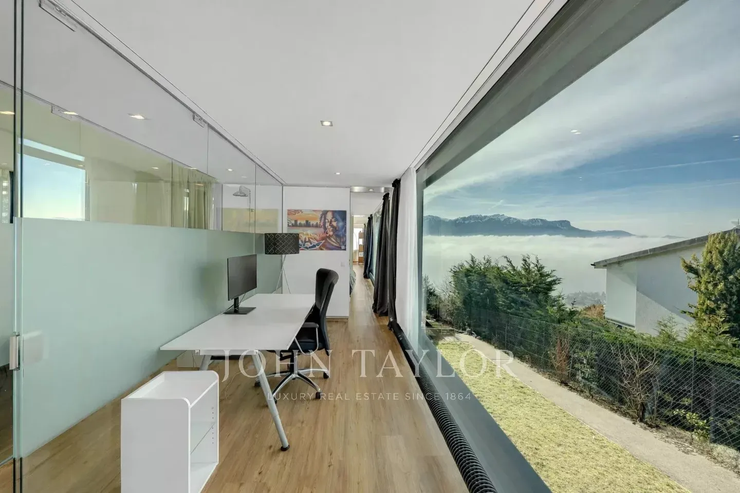 Contemporary Villa with Lake Views - Photo 6 of 10