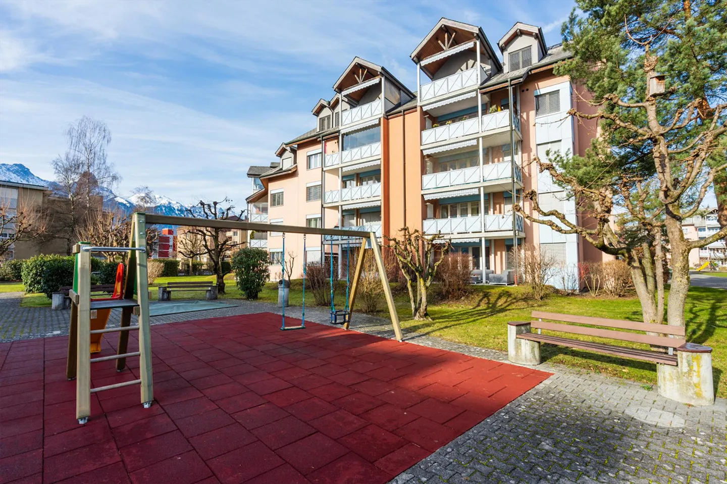 Spacious Apartment with Garden - Photo 1 of 9