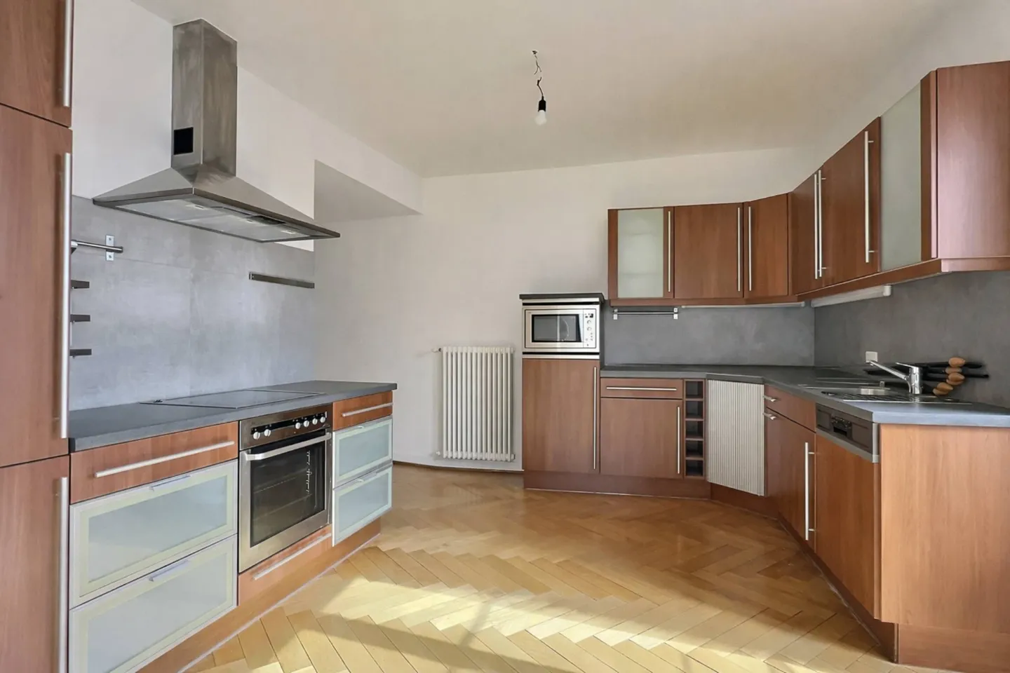 4.5 Room Apartment - Photo 4 of 8